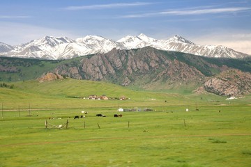 Fototapeta na wymiar The beautiful scenic with the Tian Shan mountains at naryn of Kyrgyzstan