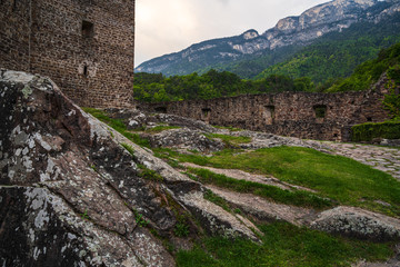 Fototapeta na wymiar Castle ruins in the municipality of Appiano in Italian South Tyrol