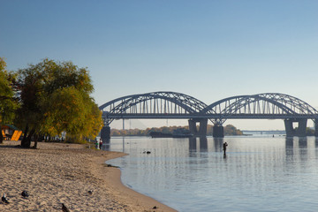 Obraz premium view towards the right bank of Dnieper river From Dniprovska Embankment, Kyiv, Ukraine