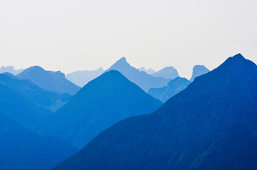 Bergwelt in der Abenstimmung