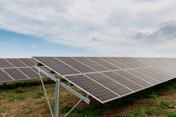 Solar photovoltaic panels and solar photovoltaic power generation systems