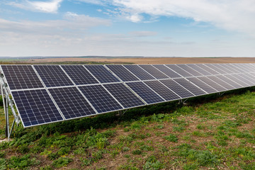 Solar photovoltaic panels and solar photovoltaic power generation systems