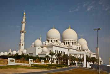 Fototapeta na wymiar Shk Zayed Bin Nahyen Masjid Abu Dhabi