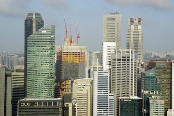 Fototapeta na wymiar huge office building in singapore