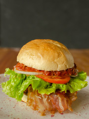 Delicius Hamburger with Chili and Bacon
