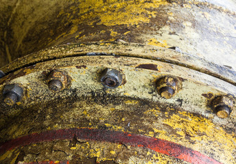 Bolt coupling on the old metal pipe