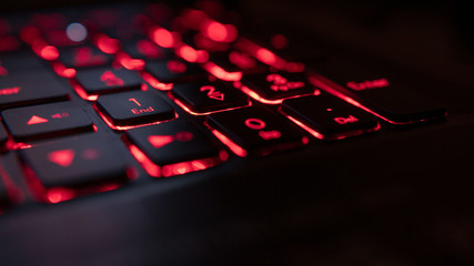 Teclado numérico gamer en color rojo © Danny