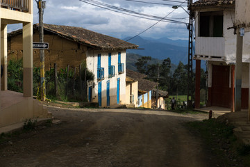Fototapeta na wymiar Calle de pueblo ancestral