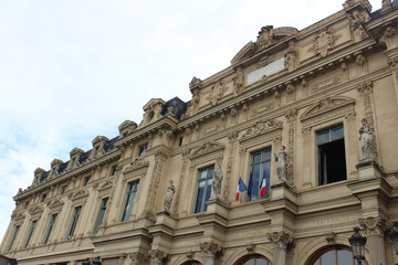 Fototapeta na wymiar facade of a building in paris