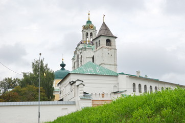 Fototapeta na wymiar Spaso-Preobrazhensky monastery (Spaso-Yaroslavsky monastery) in Yaroslavl. Golden ring of Russia