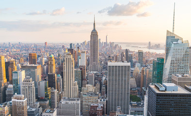 New York city skyline at sunset. - obrazy, fototapety, plakaty