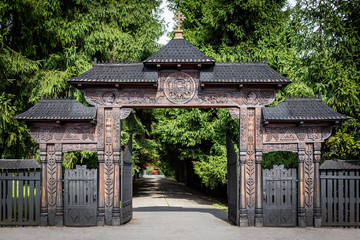 Obraz premium Eingangstor zum Kloster in Toplita