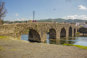 Fototapeta na wymiar Ponte de pedra