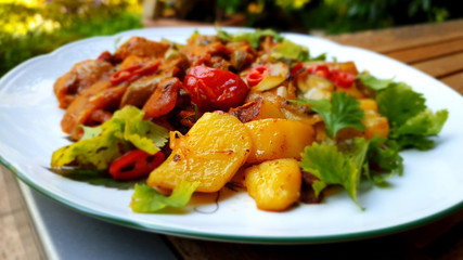  thai-curry mit kartoffeln 

