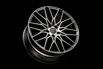 black alloy wheels, aluminum disc sport with a carbon fiber cover. Light weight and modern cool...