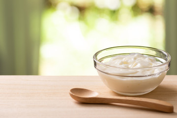 グリーン背景の杏仁豆腐