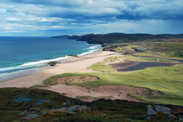 Fototapeta na wymiar view of Sandwood bay on the Sutherland coast 