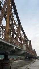 cau long bien bridge in hanoi