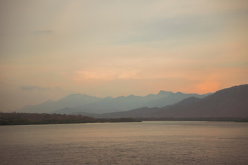 Fototapeta na wymiar sunset over the strait