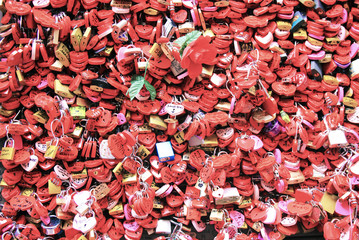 Red heart padlocks in Verona