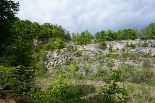 Ein Teil vom Steinbruch in Delligsen in Niedersachsen -  Part of the quarry in Delligsen in Lower Saxony