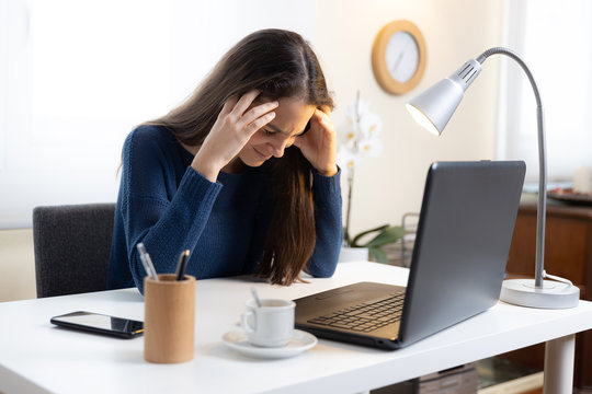 Teen student complains of headache with computer at home