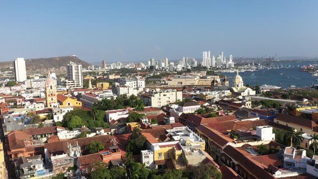 Cartagena is one of the most popular and touristic cities in south America, full with history, beautiful colonial buildings