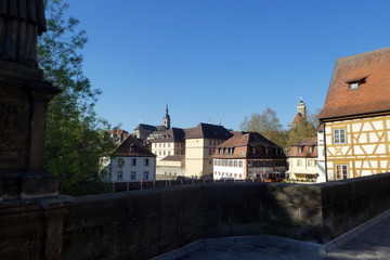 Fototapeta na wymiar Blick von der oberen Brücke in Bamberg auf den Stephansberg