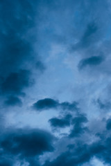 Obraz premium Blue storm clouds on a rainy day