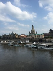 Fototapeta na wymiar die Elbe in Dresden