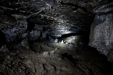 Shkmeri Cave