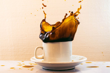 splash de taza de café 