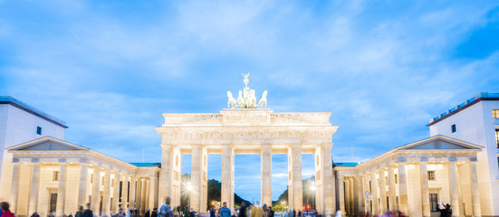 brandenburg gate © Crendipia