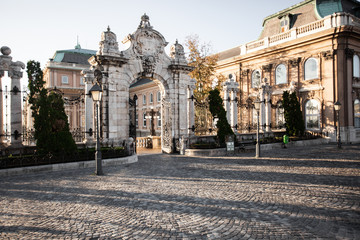 Obraz premium Budapest, Hungary - The famous Fisherman's Bastion at sunrise with statue of King Stephen I and Parliament of Hungary at background