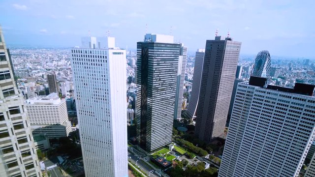 東京　新宿　タイムラプス　超広角で望む摩天楼