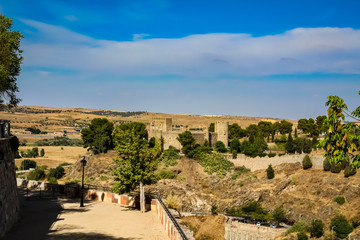 Naklejka premium madrid europa toledo roma milan italia viajes turismo colores rio tajo lisboa portugal españa atardecer urbano castillo medieval renacimiento arte antiguo reina quijote iglesia paisaje cielo azul 