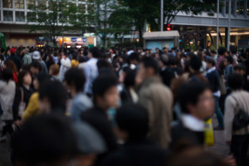 ピンボケの渋谷スクランブルの群衆
