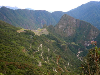 Fototapeta premium Trail to Sun Gate in Machu Picchu areal