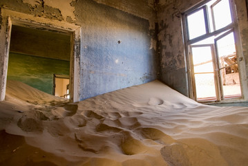 kolmanskop namibia desert comes to houses