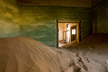 kolmanskop namibia desert comes to houses