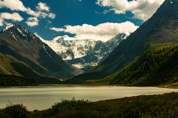 Obraz premium lake and mountains