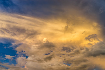 Fototapeta premium sunset sky in orange and blue blackground