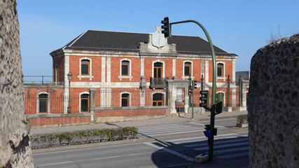 Naklejka premium Edificio del abastecimiento de aguas de Santander, Cantabria, España