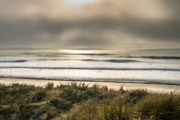 Paysage de vagues, plage, dune et surf à Plouharnel en pose longue - Morbihan