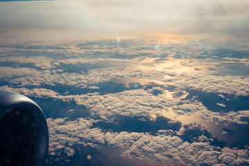 Über den Wolken - Blick aus dem Flugzeug