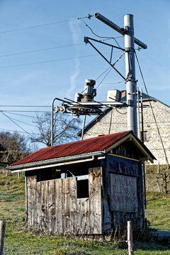 T&eacute;l&eacute;ski ancien sur la piste des Cochettes &agrave; Villard De Lans