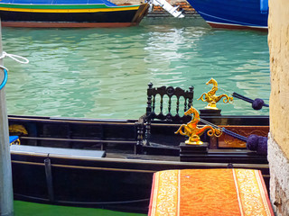 venetian horse as symbol for the bearing for the paddel of the gondola