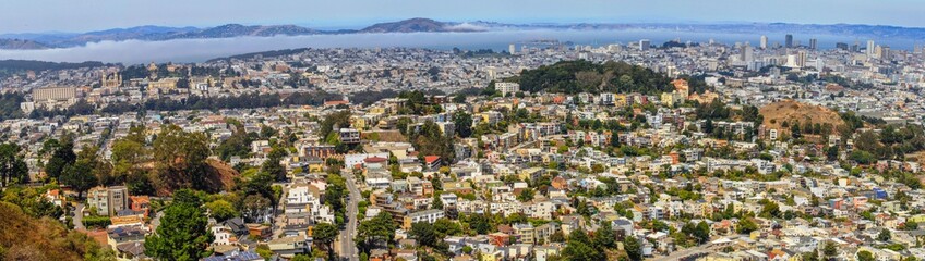 Fototapeta na wymiar San Francisco from a viewpoint, Panorama