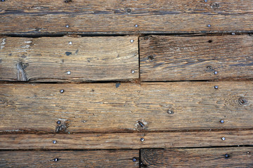 Genagelte Holzplanken eines Piers