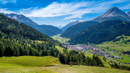 Obraz premium Mountains surrounding the Austrian village Nauders. Both Italy (the Italian region Alto Adige is connected by the Resia Pass) and Switzerland (the canton of Graubünden) are close